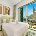 Royal Vista At Downtown Views II - Dubai City & Burj Khalifa Views - Brand New Luxury 2Br Apartment