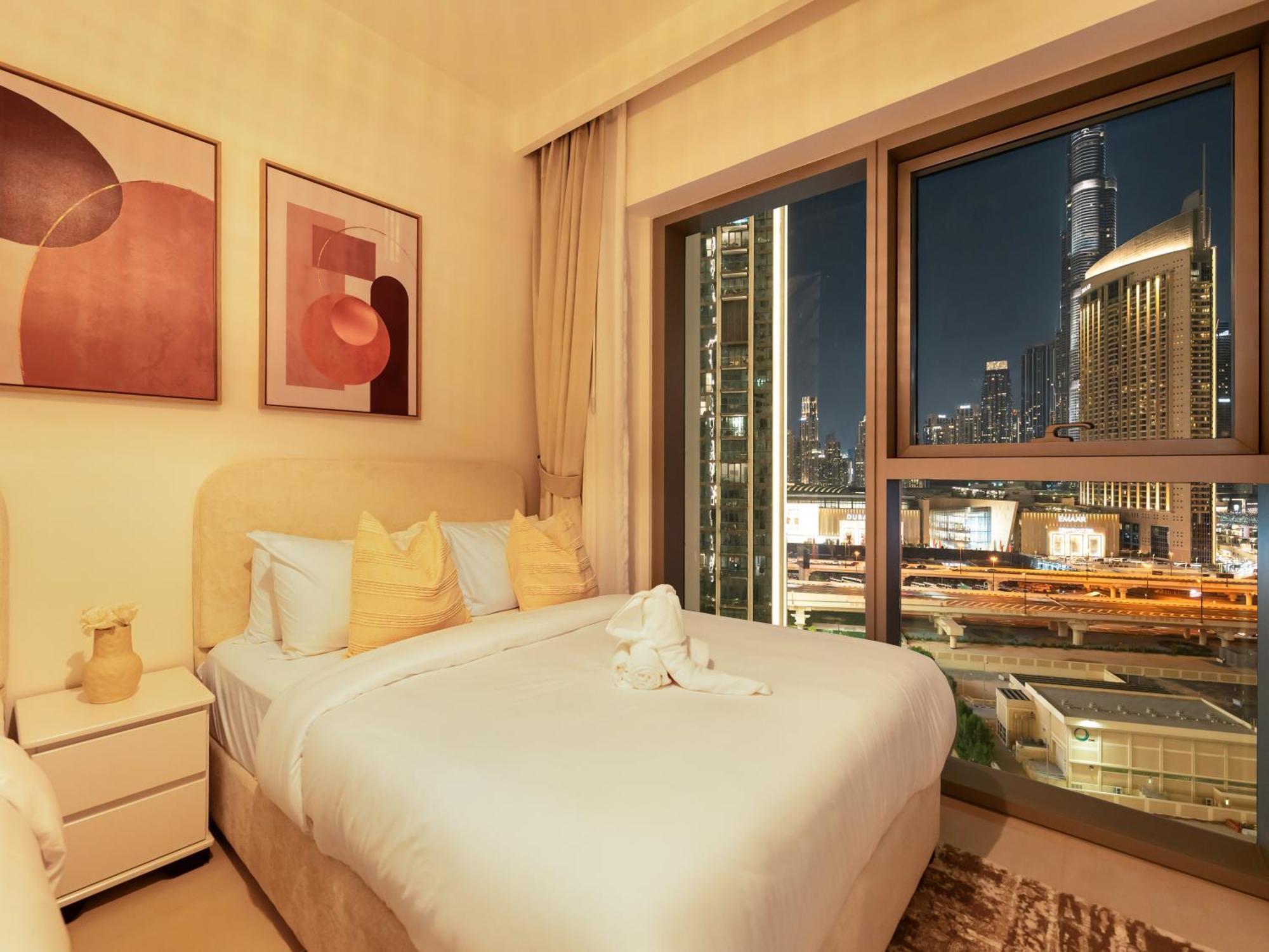 Royal Vista At Downtown Views Ii - & Burj Khalifa Views - Brand New Luxury 2br Apartment *