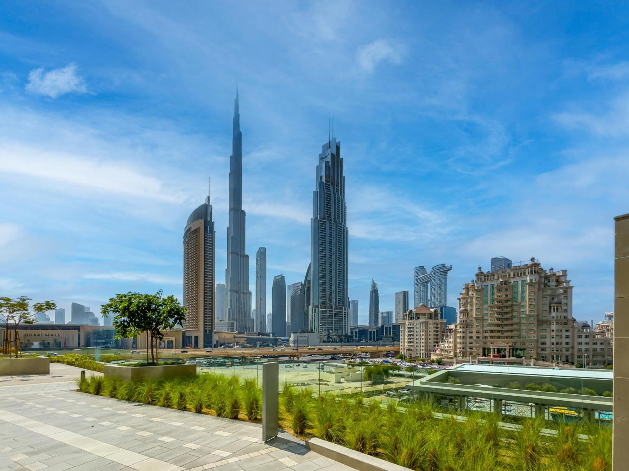 Royal Vista At Downtown Views Ii - & Burj Khalifa Views - Brand New Luxury 2br Apartment *