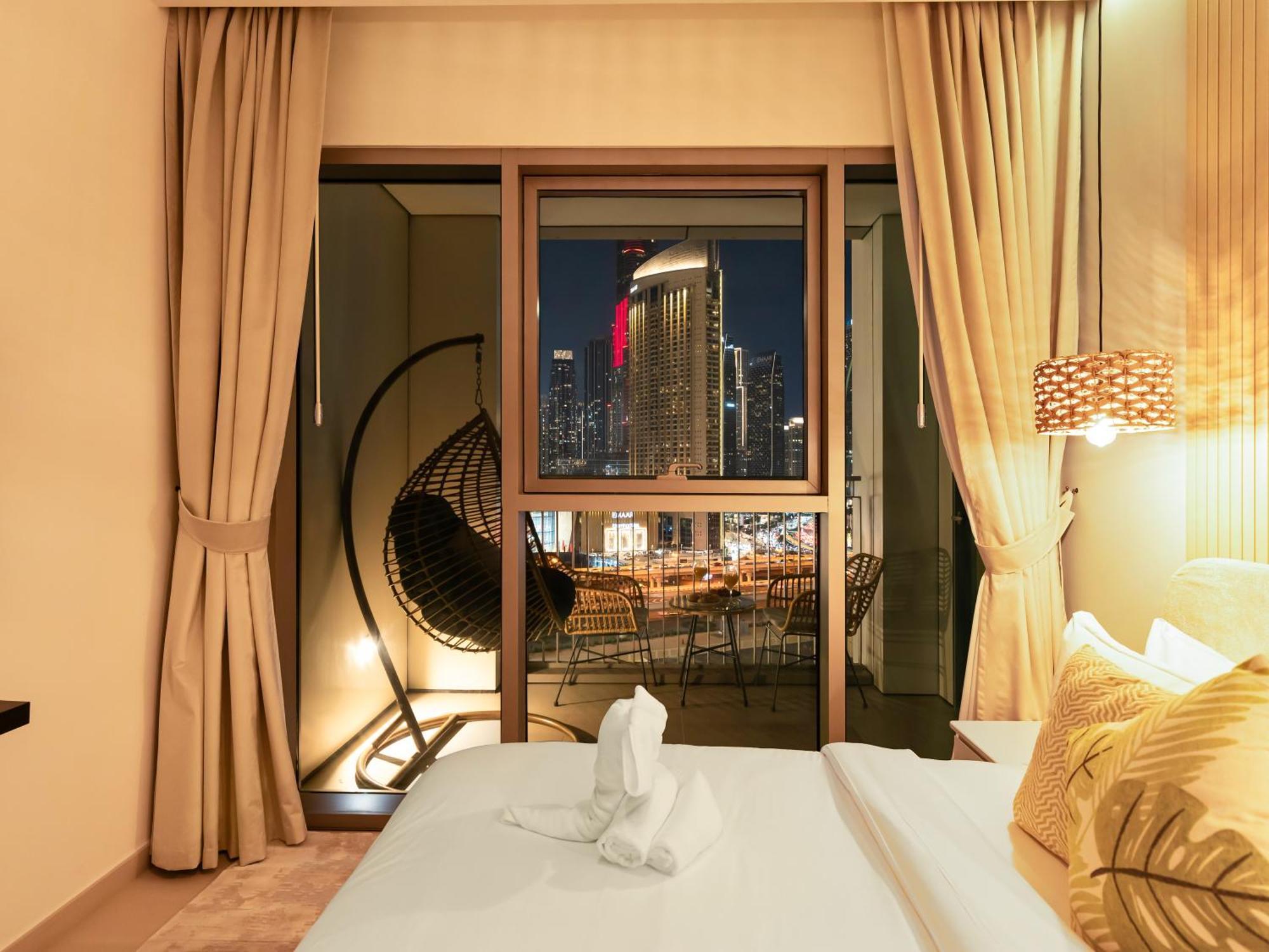 Royal Vista At Downtown Views Ii - & Burj Khalifa Views - Brand New Luxury 2br Apartment